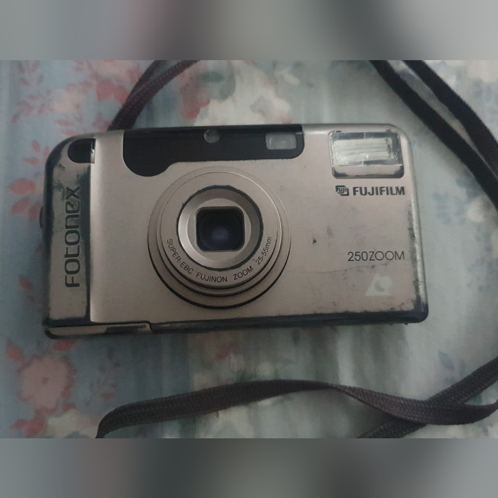 FujiFilm Fotonex 250 Zoom 35mm Camera (working)